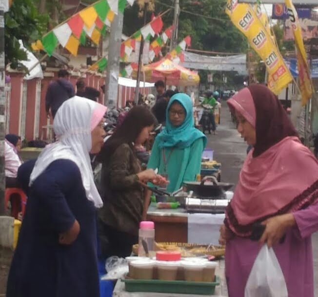 Pasar Ramadan Permai di RW 04 Mrican